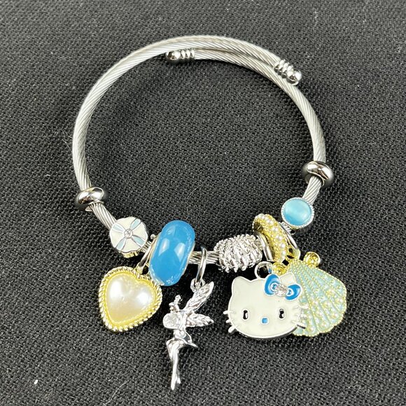 Red Hello Kitty Bracelet cute - Picture 1 of 4